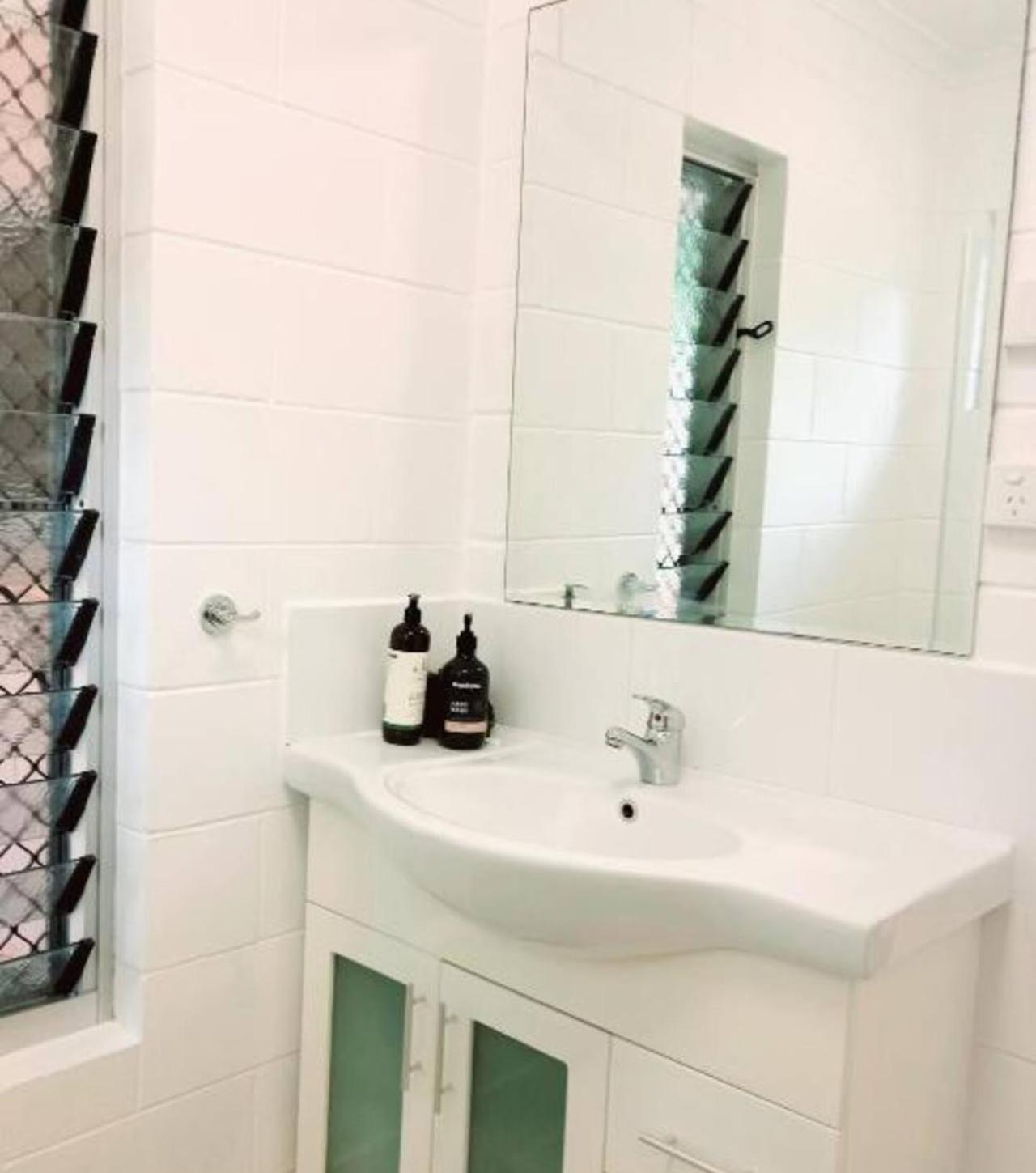 J & Ella'S Holiday House - 1 Bedroom, 1 Bathroom Home Cooktown Exterior foto