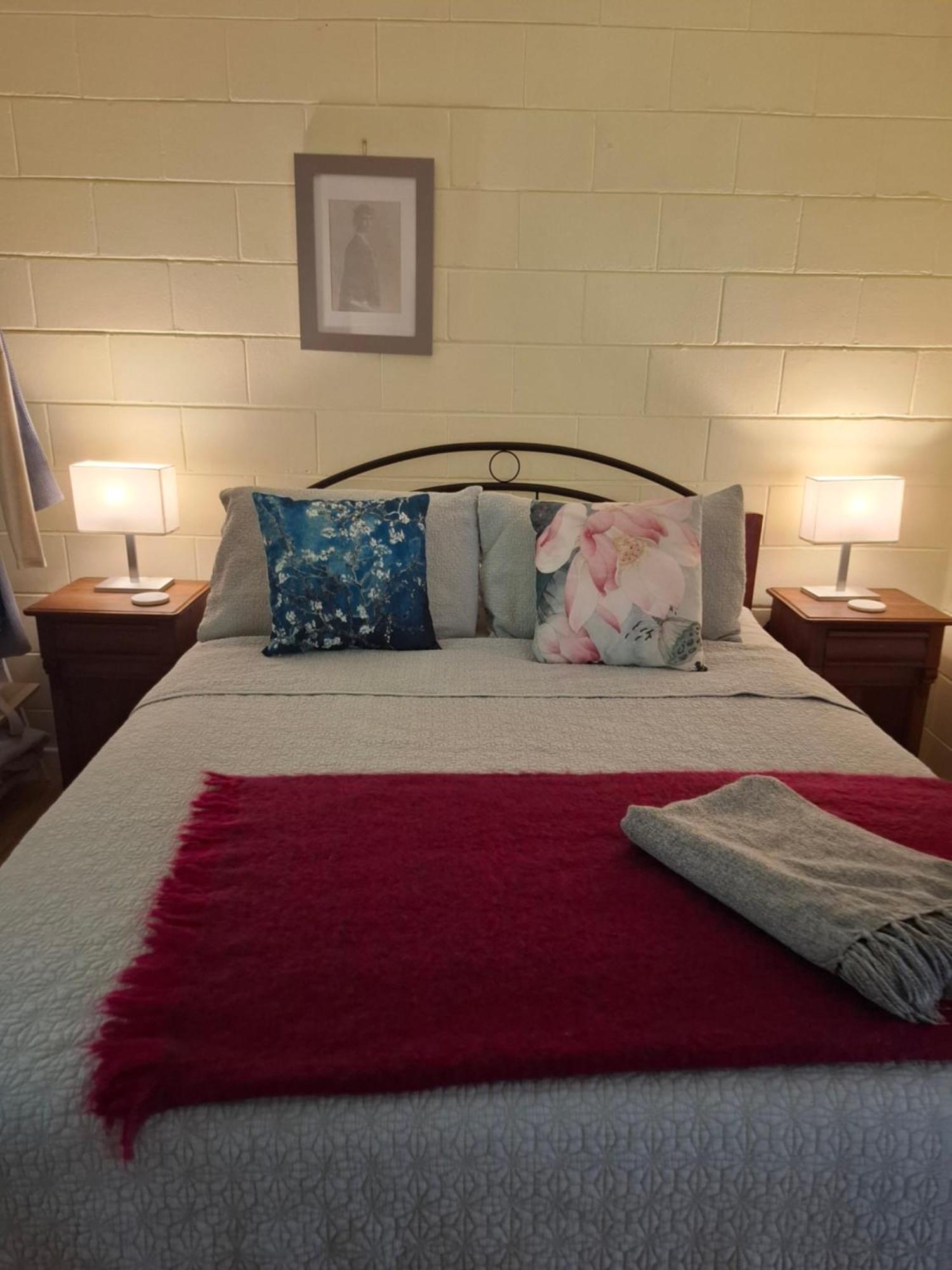J & Ella'S Holiday House - 1 Bedroom, 1 Bathroom Home Cooktown Exterior foto