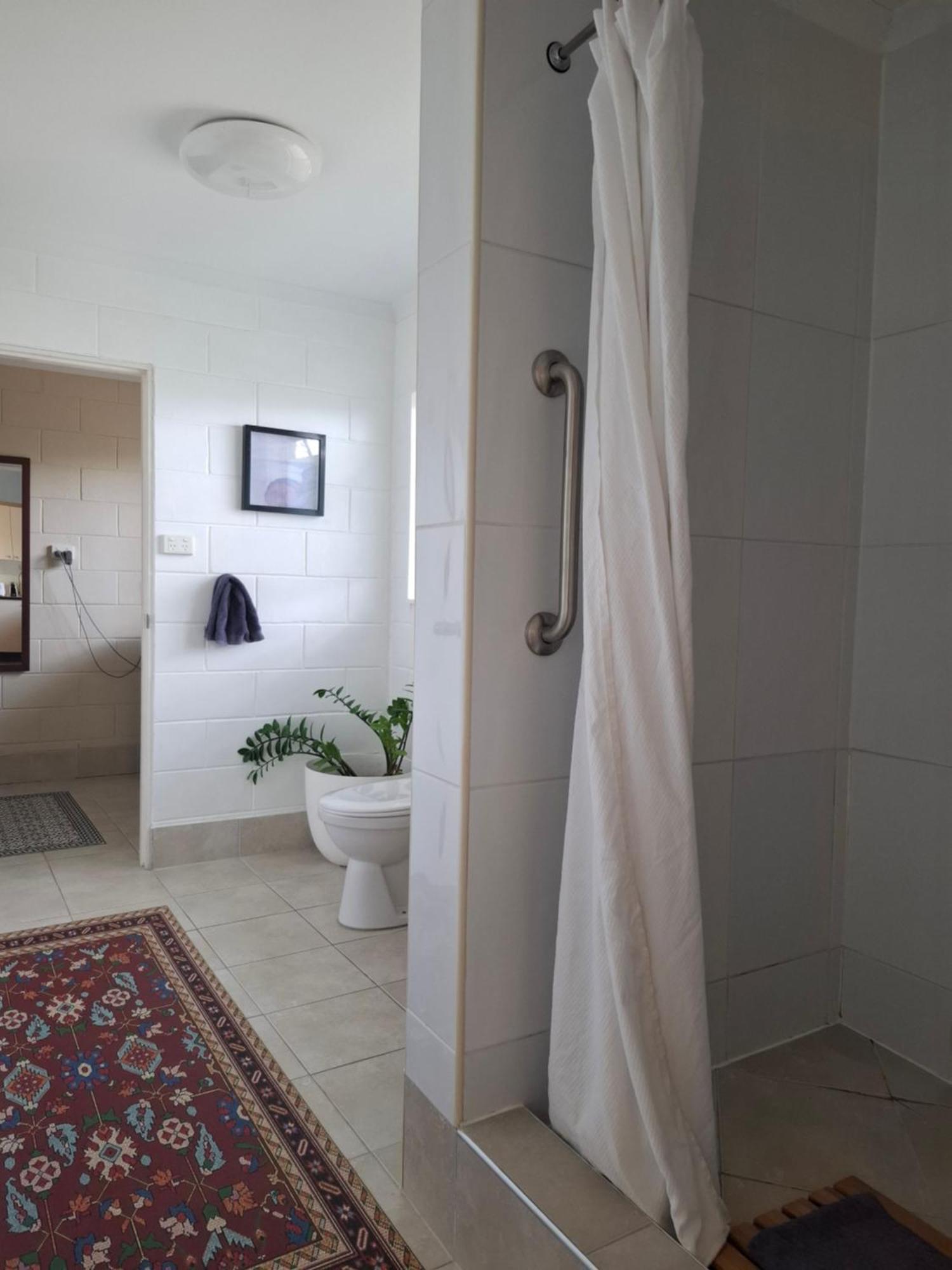 J & Ella'S Holiday House - 1 Bedroom, 1 Bathroom Home Cooktown Exterior foto